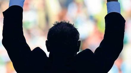 Der Retter ist da. Felix Magath will sich in Wolfsburg bald wieder feiern lassen. Foto: pixathlon