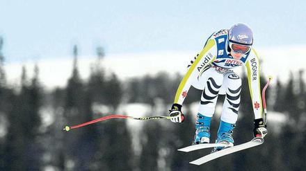 Klein machen, um groß rauszukommen. Maria Riesch lieferte monatelang Spitzenresultate und überzeugte vor allem zu Beginn der Saison mit Abfahrtssiegen. Nach Rosi Mittermaier und Katja Seizinger ist sie erst die dritte Deutsche, die die begehrte große Kristallkugel gewinnen konnte. Foto: Reuters