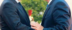 In aller Freundschaft. Hollande (links), Gauck am Dienstag in Paris. Foto: dpa