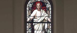 Lange haben die christlichen Kirchen mit dem Netz gefremdelt, langsam beginnt eine vorsichtige Öffnung.