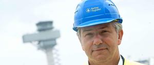 Einer der schwärzesten Tage war für Wowereit der 6. Januar 2013. Da sickerte durch, dass sein Prestigeprojekt - die Eröffnung des neuen Hauptstadtflughafens - zum vierten Mal verschoben werden musste - auf einen bis heute unbekannten Termin. Wowereit legte den Vorsitz des Aufsichtsrates nieder. 