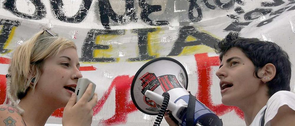 Auch am Wochenende demonstrierten Staatsbedienstete in Athen erneut gegen die Sparpläne der griechischen Regierung.
