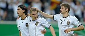 Deutsche Hoffnungsträger: Sami Khedira, Bastian Schweinsteiger und Thomas Müller (v. l.).