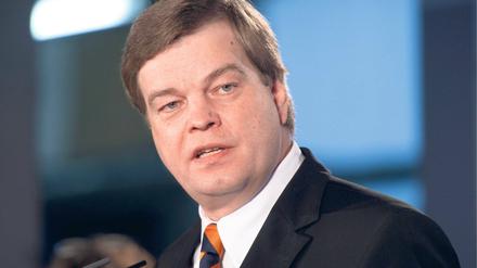 Bald wird die Flotte erneuert, sagt Enak Ferlemann.