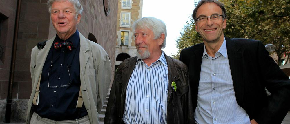 Die drei von der Schlichtungsstelle. Der frühere Stuttgarter SPD-Bundestagsabgeordnete Peter Conradi (li.), Gangolf Stocker, Sprecher des Aktionsbündnisses gegen Stuttgart 21 und Grünen-Gemeinderat Werner Wölfle nach der Sondierung.