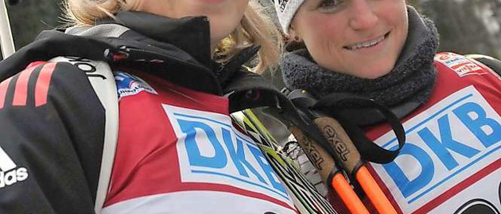Knapp vorbei: Andrea Henkel (r.) und Magdalena Neuner belegten in Ruhpolding Platz zwei und drei.