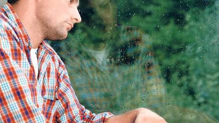 Düstere Gedanken. Wer wegen einer Depression zum Psychotherapeuten geht, muss auch über sein Umfeld nachdenken. Das kann ihn zwischenzeitlich noch depressiver machen. 
