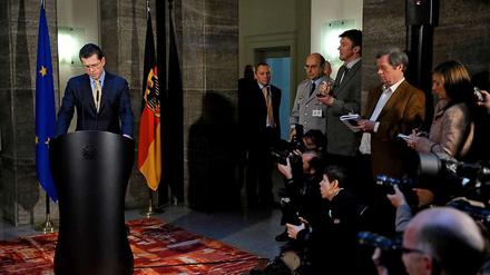 Die enorme Wucht der medialen Betrachtungen meiner Person. Der Zurücktretende im Lichthof des Verteidigungsministeriums.