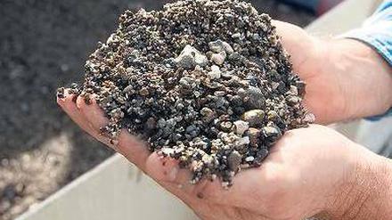 Begehrter Rohstoff. Phosphat ist der Grundstoff für Kunstdünger. Je mehr Nahrungsmittel hergestellt werden, umso mehr wächst die Nachfrage nach dem Chemieprodukt. Foto: Reuters