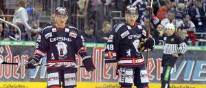 Angeschlagen. Sowohl Tyson Mulock (l.) als auch Julian Talbot bekamen gegen Straubing was mit.