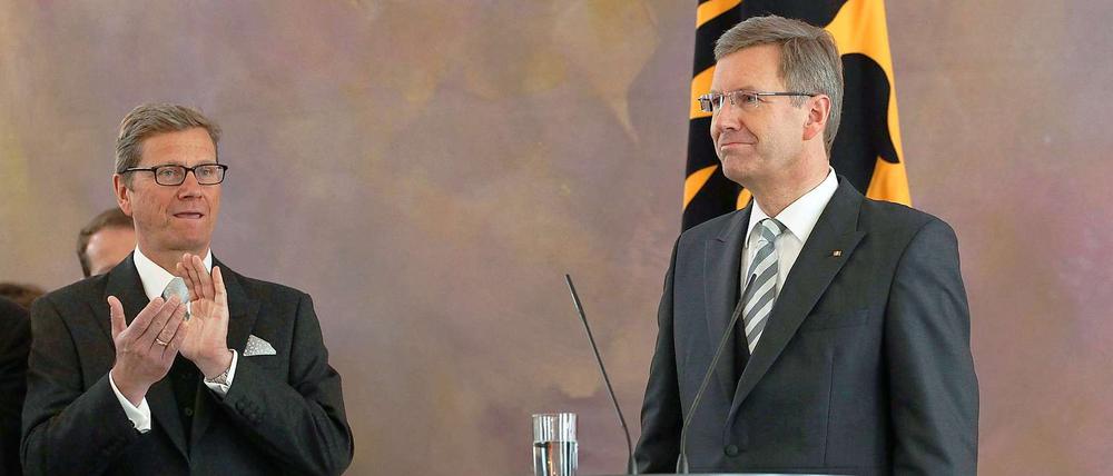 Das Amt des Bundespräsidenten erfüllt vor allem repräsentative Funktionen - ob das nötig ist, stellen viele Deutsche in Frage.
