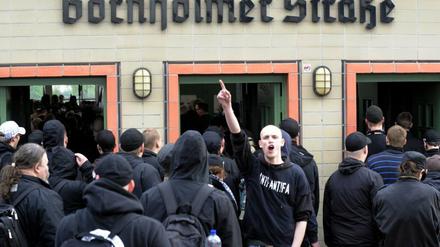 Am 1. Mai 2010 wollten rund 700 Neonazis vom S-Bahnhof Bornholmer Straße zur Schönhauser Allee ziehen. Durch Proteste kamen sie nur wenige hundert Meter weit. 