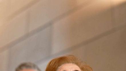 Bildungsreise in den Osten. Beate Klarsfeld besucht am Freitag die Neue Synagoge in Dresden.