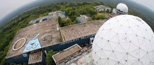 Markante Kuppeln. Offiziell ist die alte Abhörstation auf dem Teufelsberg kein Baudenkmal, trotzdem kann man sie im Rahmen des Tags des offenen Denkmals besuchen.