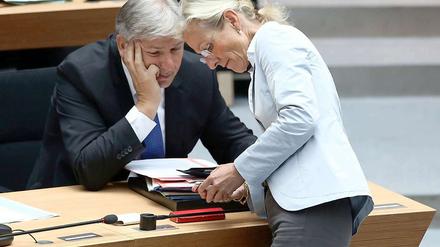 Auf der Regierungsbank. Klaus Wowereit (SPD) kann ganz gut mit der parteilosen Senatorin Sybille von Obernitz. Für manche Wirtschaftsvertreter gilt das nicht. 