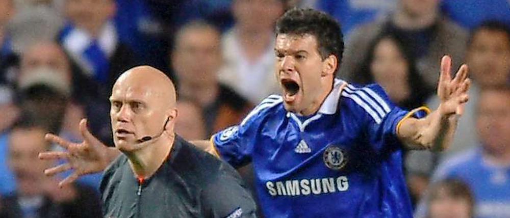 When Ballack momentarily became one with every Chelsea fan watching. Against Barcelona and thanks to Tom Henning Ovrebo.