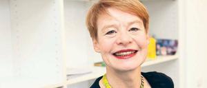 Regula Lüscher wurde 1961 in Basel geboren. Nach einigen Jahren Tätigkeit in Architekturbüros übernahm sei im Jahr 2000 die Leitung der Stadtplanung im Amt für Städtebau in Zürich. 2007 kam sie nach Berlin.