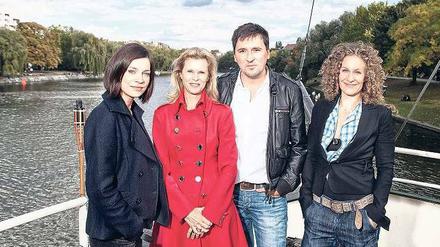 Unterwegs zu neuen Ufern. Die Santinis-Mitglieder Claudia Eisinger, Leslie Malton, Ivan Vrgoc und Alessija Lause (v. l.). Foto: Georg Moritz