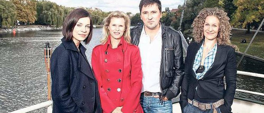 Unterwegs zu neuen Ufern. Die Santinis-Mitglieder Claudia Eisinger, Leslie Malton, Ivan Vrgoc und Alessija Lause (v. l.). Foto: Georg Moritz