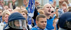 Bei Hertha gegen Union sind stets auch viele Polizisten mit von der Partie.