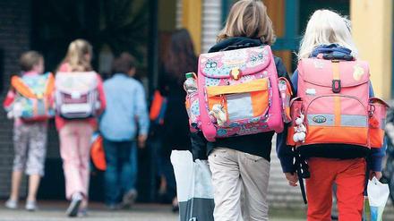 Wir sind nicht allein. Immer mehr Kinder drängen insbesondere in den Boombezirken an die wenigen Schulen.