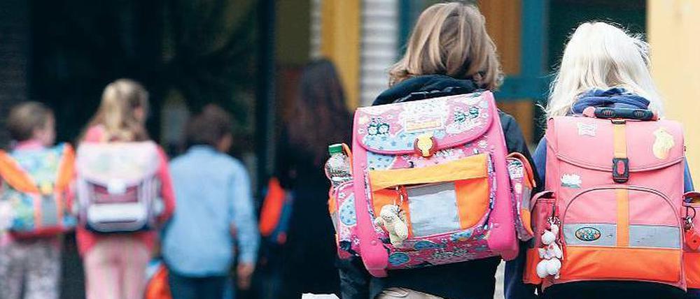 Wir sind nicht allein. Immer mehr Kinder drängen insbesondere in den Boombezirken an die wenigen Schulen.