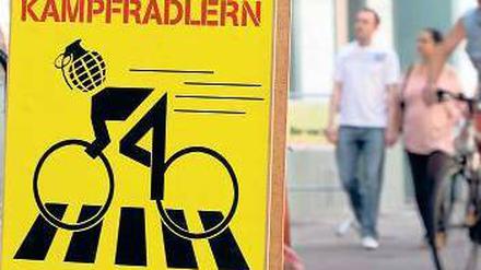 Radler sind auf Bürgersteigen und Waldwegen ein großes Ärgernis. 