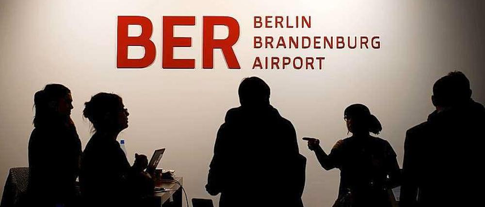 Der Dauerstreit um Flugrouten, Pfusch am Bau und bei der Planung des neuen Berliner Flughafens schaden dem Standort Deutschland, glaubt eine Mehrheit der Luftfahrtmanager.