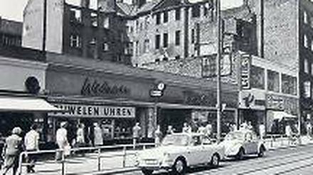 Die Wilmersdorfer 1968. Damals noch mit Straßenbahnschienen.