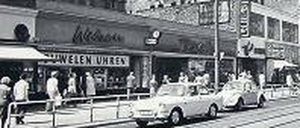 Die Wilmersdorfer 1968. Damals noch mit Straßenbahnschienen.