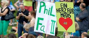 Unimitarbeiter in Halle demonstrieren gegen Sparmaßnahmen.