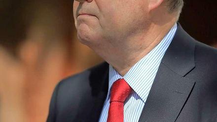 Peer Steinbrück hat seine Stasi-Akte im Internet veröffentlicht.