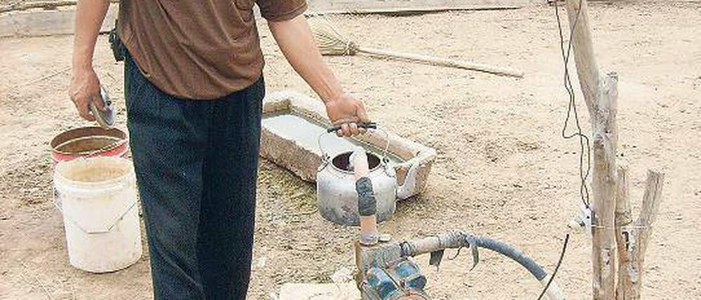 Unsicher. Man sieht es Brunnenwasser nicht an, ob es zu viel Arsen enthält. Das können nur Tests klären. Wo diese sinnvoll sind, zeigt die neue Risikokarte.