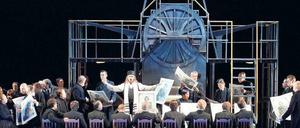 Anbetung der Druckmaschine. Im Tempel der Hebräer: Szene mit Vitalij Kowaljow als Zaccaria (M). 