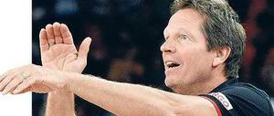 Kein Typ zum Händchenhalten. Bundestrainer Frank Menz setzt auf Disziplin – ohne diese Tugend dürfte seine Mannschaft in Slowenien allerdings auch chancenlos sein.