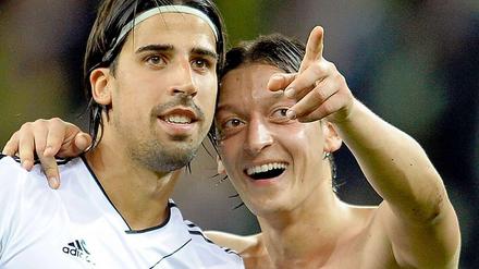 Gute Freunde kann Real trennen. Khedira (l.) und Özil werden nur noch in der Nationalmannschaft gemeinsam spielen.
