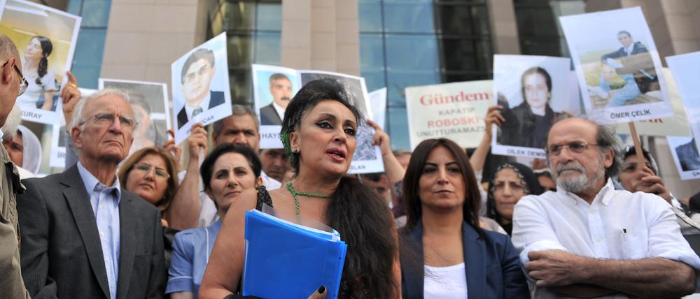 Die Menschenrechtsanwältin Eren Keskin wurde wegen ihrer Überzeugungen wiederholt strafrechtlich verfolgt und inhaftiert