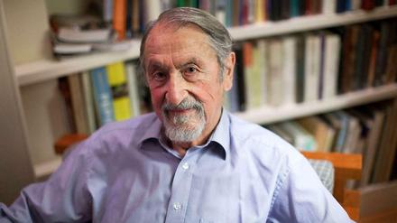 Martin Karplus ist einer der drei Preisträger des Nobelpreises für Chemie. Die mit acht Millionen schwedischen Kronen dotierte Auszeichnung teilt sich der Harvard-Professor für Chemie mit Arieh Warshel und Michael Levitt, ebenfallt US-Forscher.