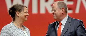 Kanzlerkandidat Peer Steinbrück (SPD) und seine Ehefrau Gertrud.