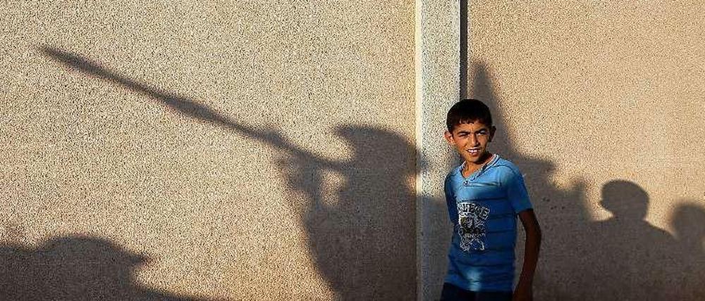 Heusers Darstellung macht deutlich, dass die einheimische Bevölkerungen zwischen den Terror und die Straftaten der Aufstandsbekämpfer und die Repressalien durch die Aufständischen gerieten