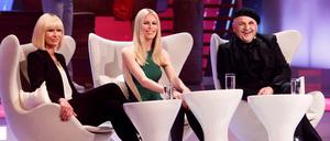 Suchen den "Fashion Hero": Claudia Schiffer (M.) ist die Chefin der Castingjury, unterstützt wird sie von PR-Expertin Uta Huesch und Stylist Sascha Lilic. 