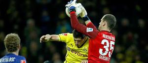 Guter Einstand: Herthas Debütant Marius Gersbeck, hier gegen BVB-Stürmer Robert Lewandowski.