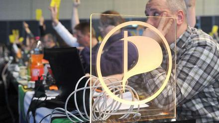 Piraten diskutieren auf ihrem Parteitag in Bremen vor allem über die Geschäfts- und Tagesordnung.