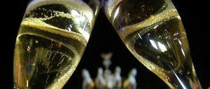 Vor der Silvester-Party wird hier am Brandenburger Tor erst mal alles aufgebaut. 