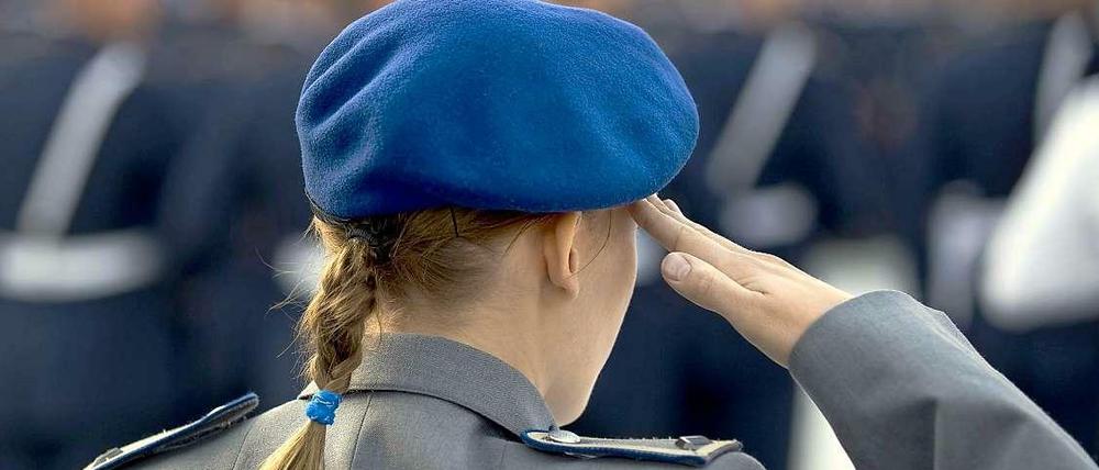 Familie und Beruf unter einen Hut zu bringen, ist nicht immer einfach. Schon gar nicht bei der Bundeswehr. 