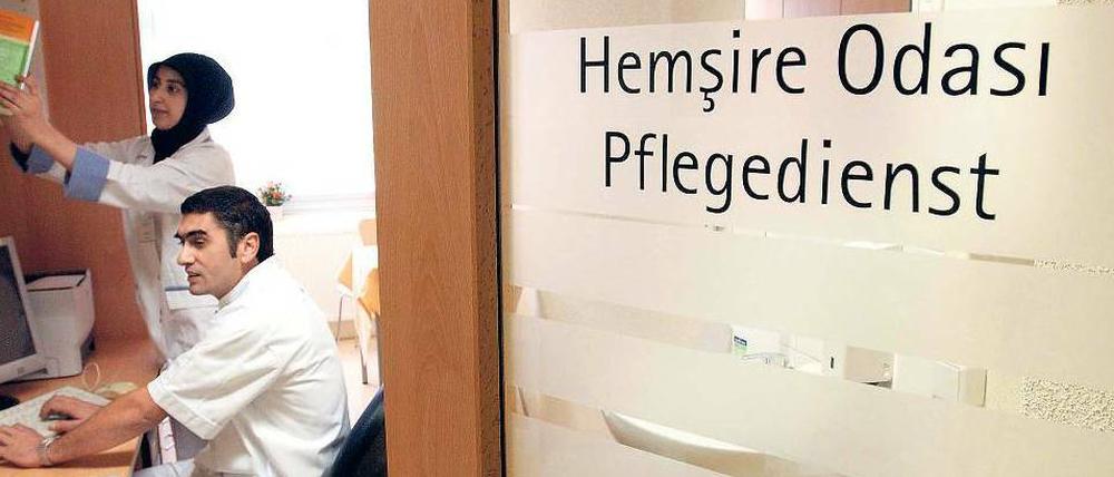 Pflegepersonal im Altenheim Türk Huzur Evi in Berlin-Kreuzberg