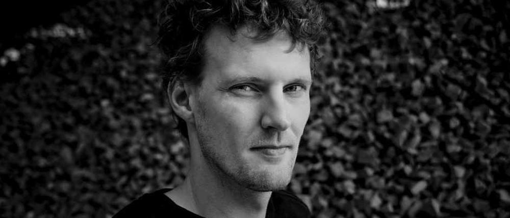 "Von nichts kommt was" heißt die Kurzgeschichtensammlung von Maik Martschinkowsky. Er lebt in Berlin.