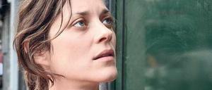 Die Kollegen von Sandra (Marion Cotillard) bekommen 1000 Euro, wenn sie geht. 
