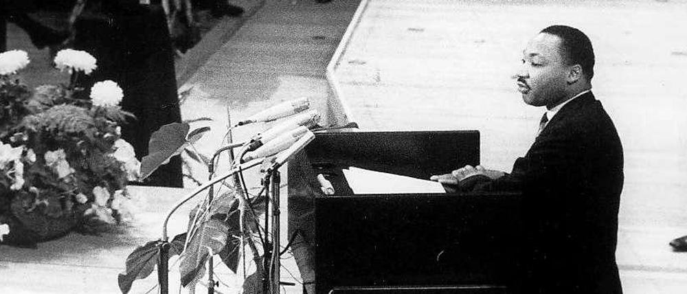 Martin Luther King am 13. September 1964 in der Philharmonie, zur Eröffnung der Berliner Festwochen.