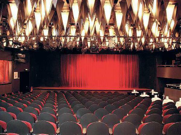 Der Saal der Stachelschweine mit 331 Plätzen ist fast immer gut besucht. „Wir sind ein Touristentheater“, sagt die Geschäftsführerin.